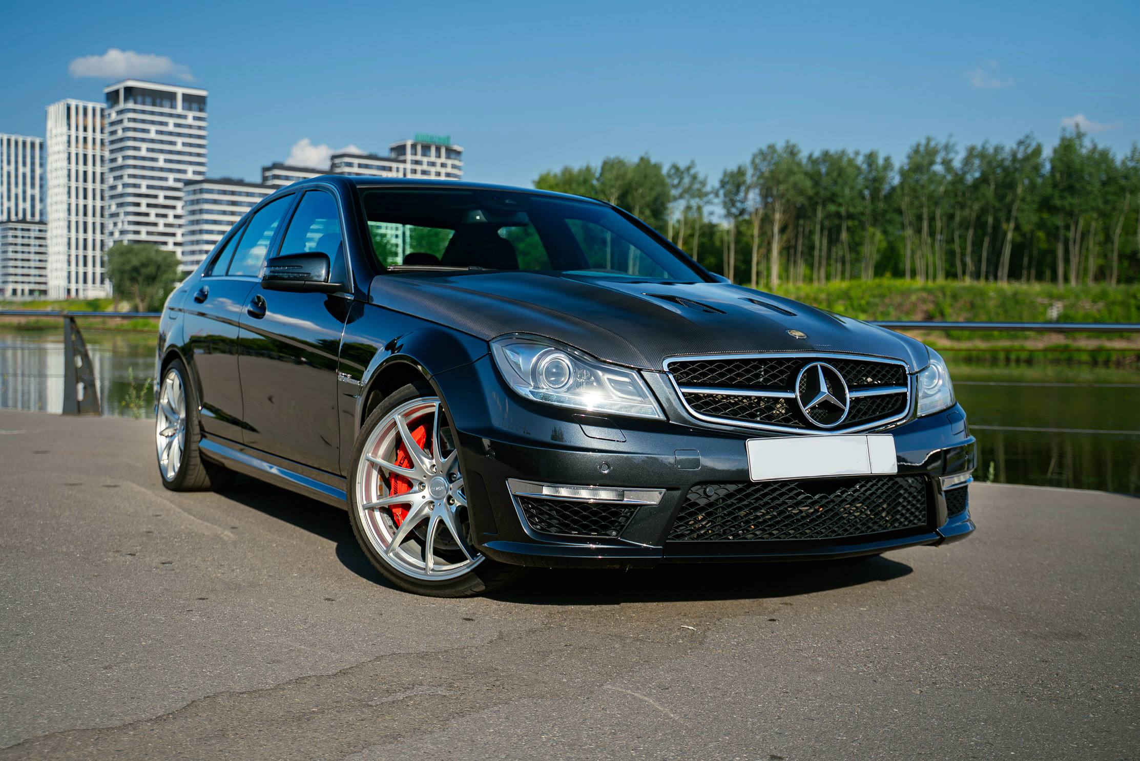 Mercedes-Benz C 63 AMG W204: главный ракурс